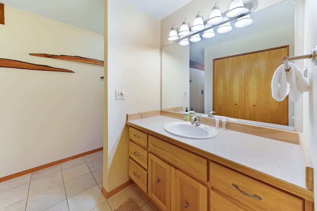 Waterfront Condo with Private Deck, Bay Views, Pool, Hot Tub, & Sauna