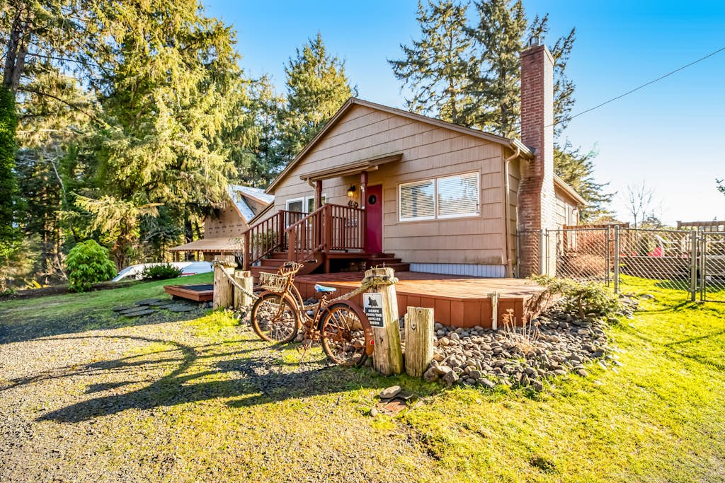 Updated Dog-Friendly Cottage with Outdoor Firepit, Five Blocks from the Beach