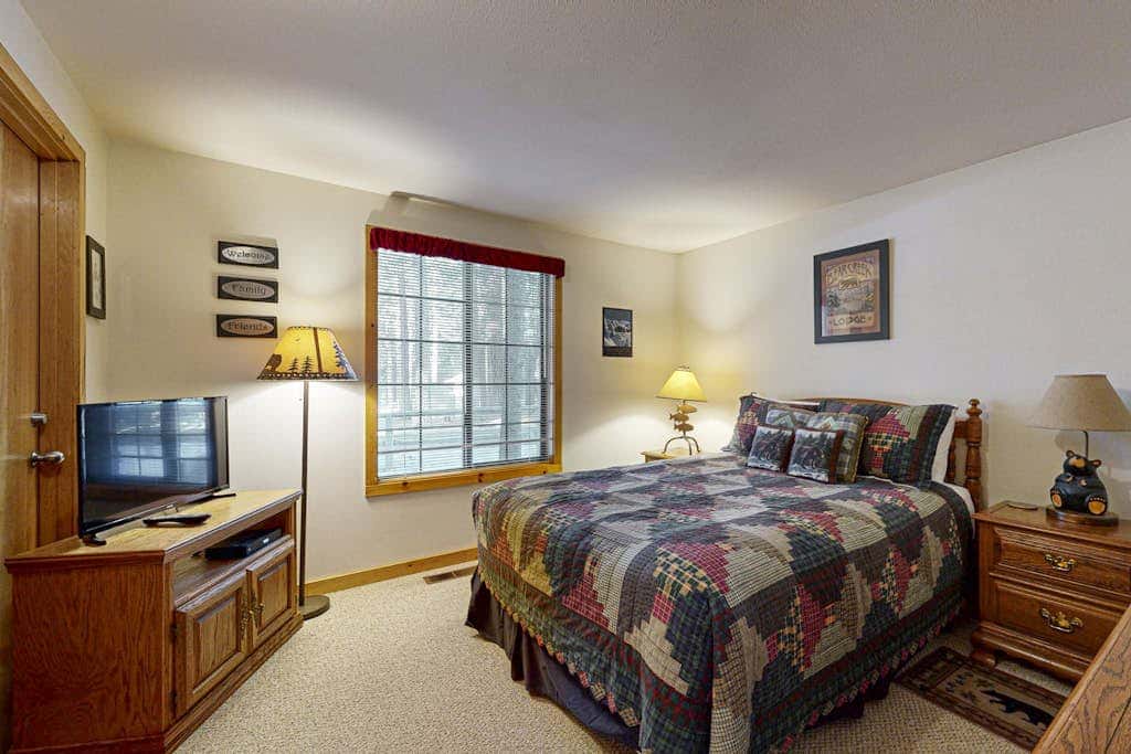 Home with spacious deck with private hot tub & SHARC access
