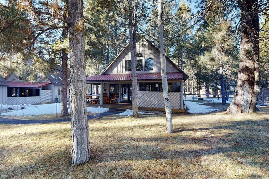 Home with spacious deck with private hot tub & SHARC access