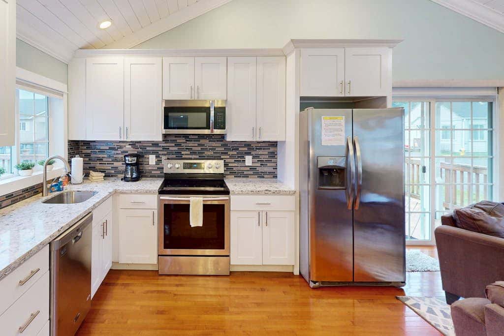 Charming Seaside home with Private Hot tub and easy beach access