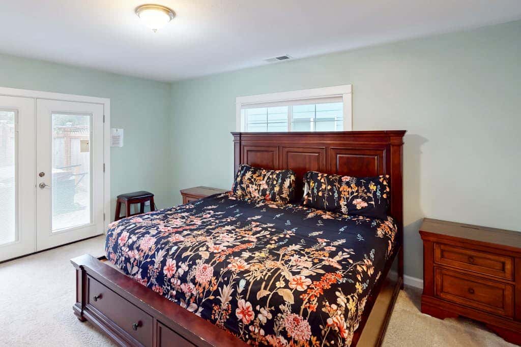 Charming Seaside home with Private Hot tub and easy beach access