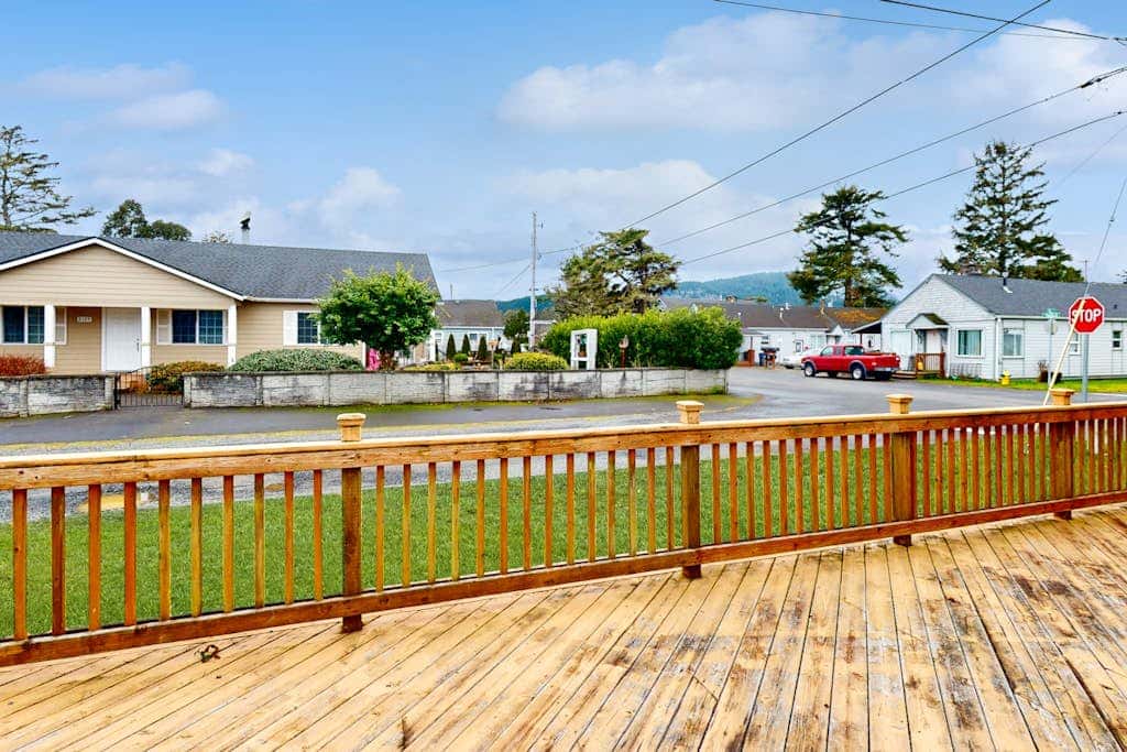 Charming Seaside home with Private Hot tub and easy beach access
