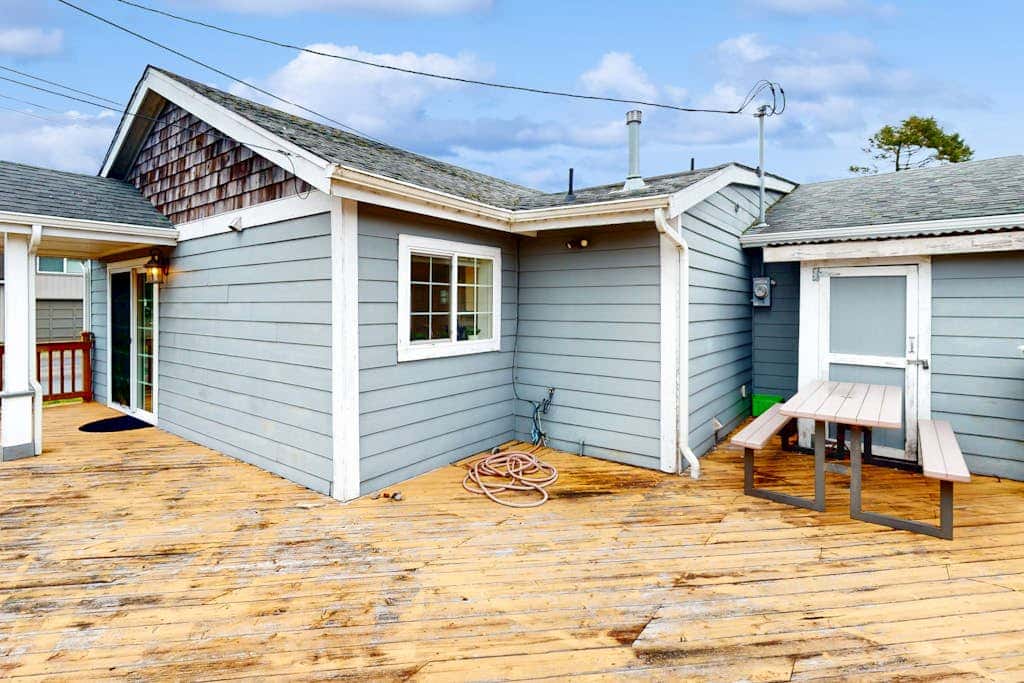 Charming Seaside home with Private Hot tub and easy beach access