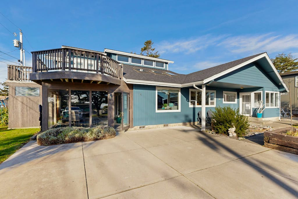 Beautiful near-ocean home in town with Hot tub | Patio Hangout | 2 Living Rooms