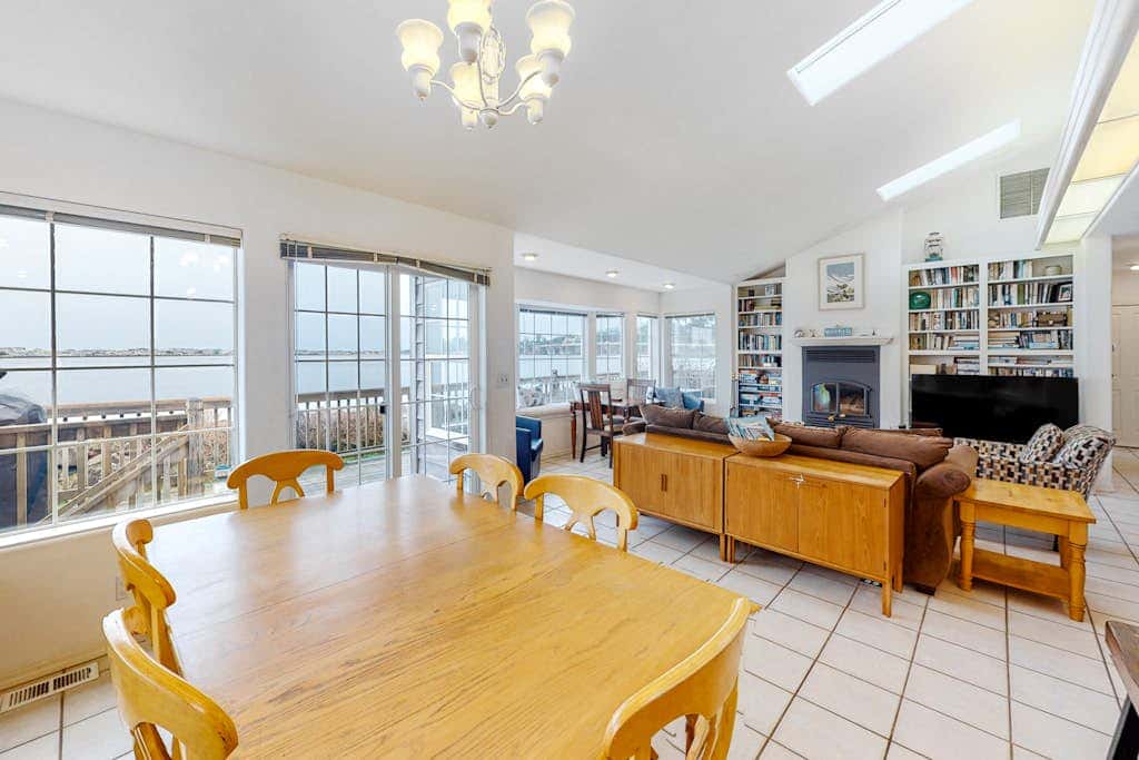 Waterfront Family Home with Beach Access - Dog-friendly
