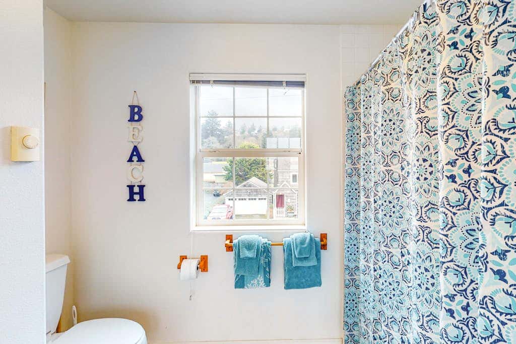 Waterfront Family Home with Beach Access - Dog-friendly