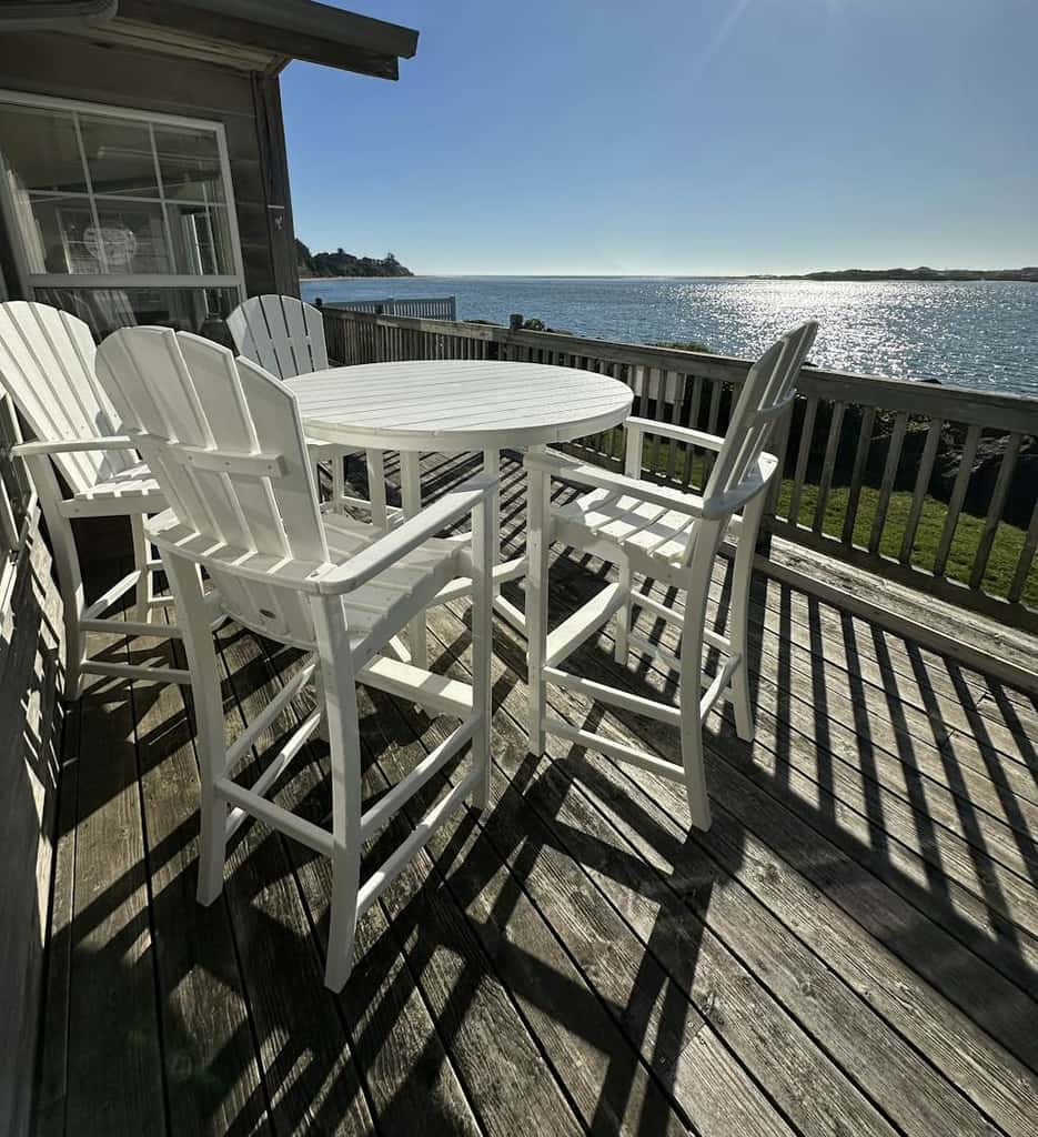 Waterfront Family Home with Beach Access - Dog-friendly