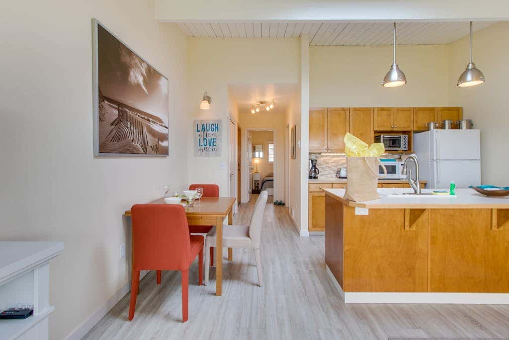 Oceanfront condo near Gearhart Golf Links - walk to beach  - No pets