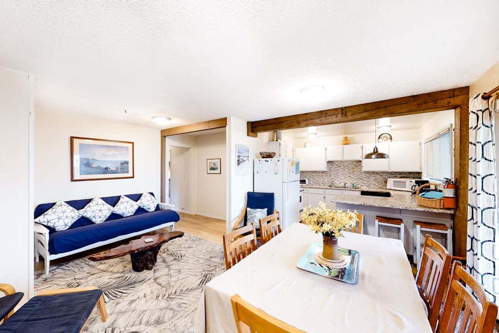 Ocean-view lower-level duplex across street from beach - dog-friendly