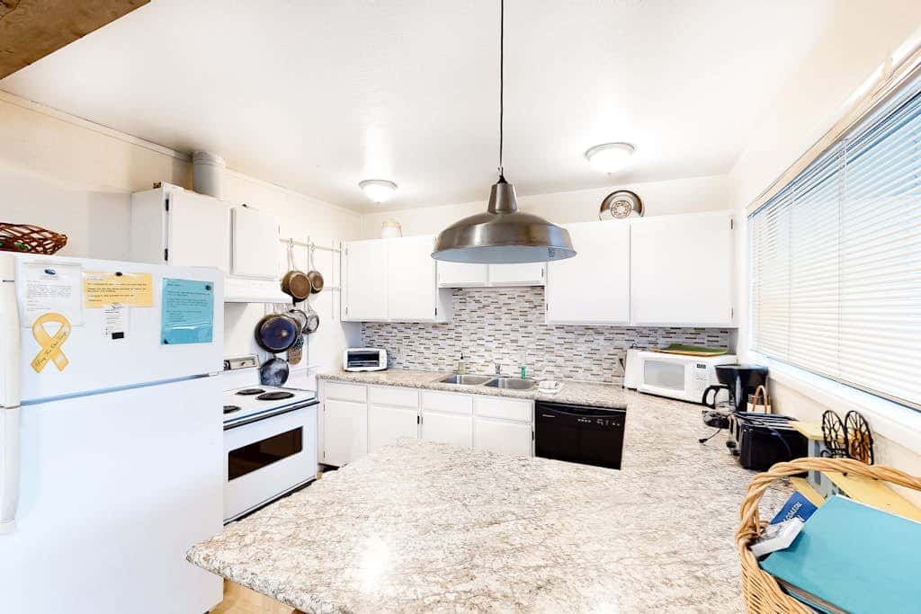 Ocean-view lower-level duplex across street from beach - dog-friendly
