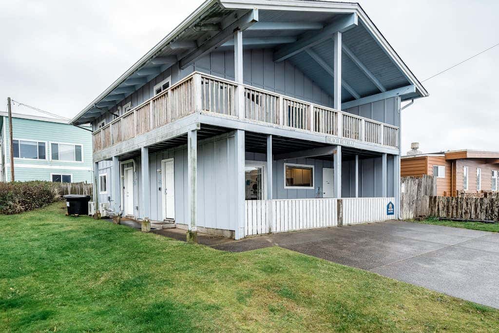 Ocean-view lower-level duplex across street from beach - dog-friendly