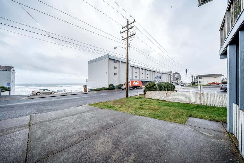 Ocean-view lower-level duplex across street from beach - dog-friendly