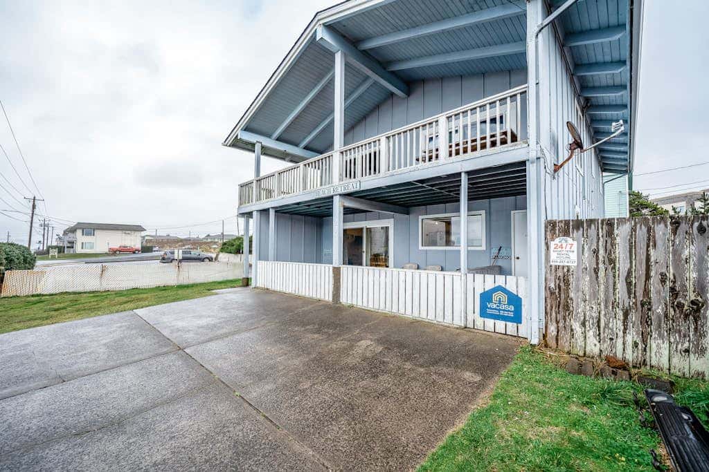 Ocean-view lower-level duplex across street from beach - dog-friendly