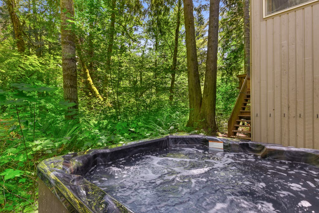 The Burrow - Your Forest Refuge by the Sandy River