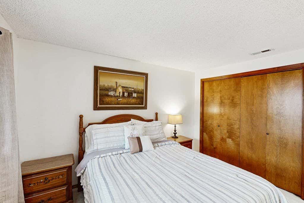 Sweeping Oceanfront Views Await Tranquil Condo with Balcony, Beach Access, W&D