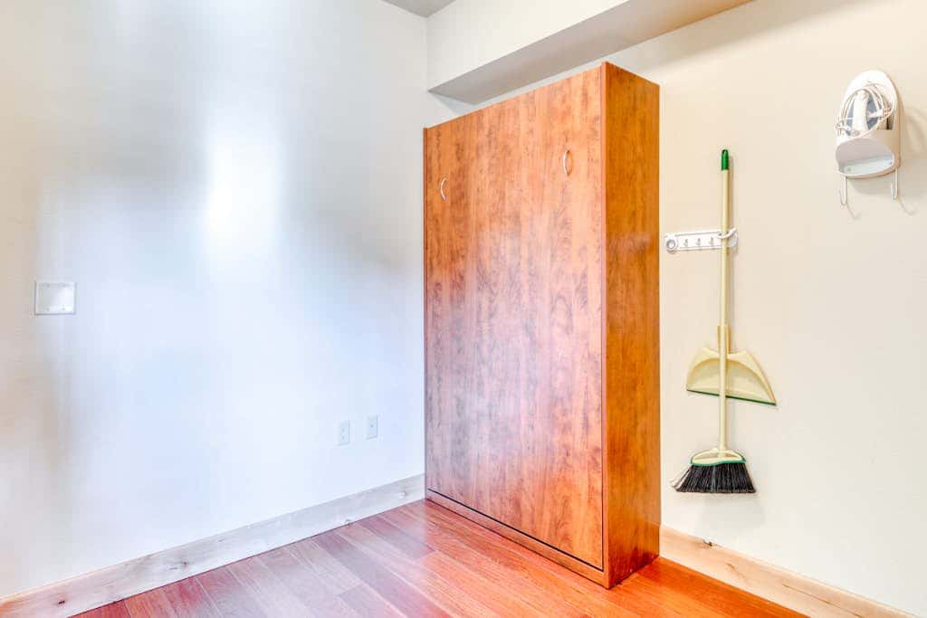 Luxury penthouse condo withshared pool, hot tub & great mountain views