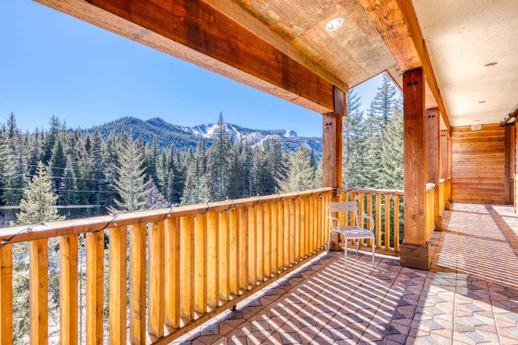 Luxury penthouse condo withshared pool, hot tub & great mountain views