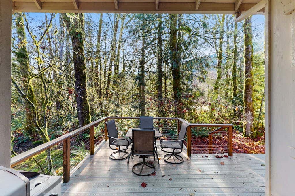 Mountain condo with pool tabl & private hot tub - great for golfers, skiers & hikers