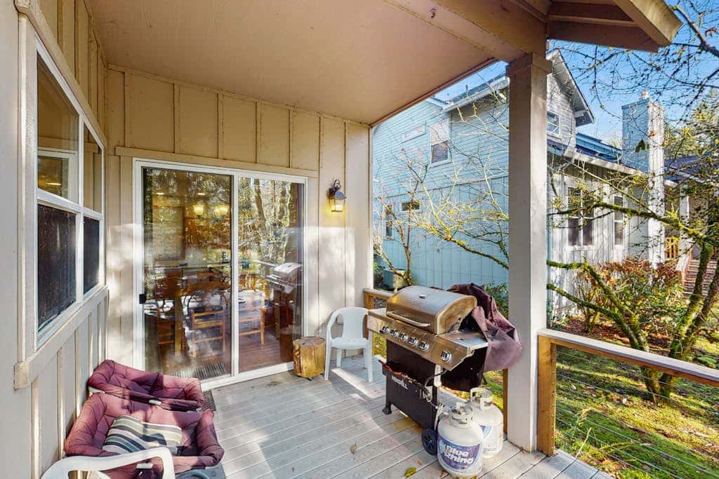 Mountain condo with pool tabl & private hot tub - great for golfers, skiers & hikers