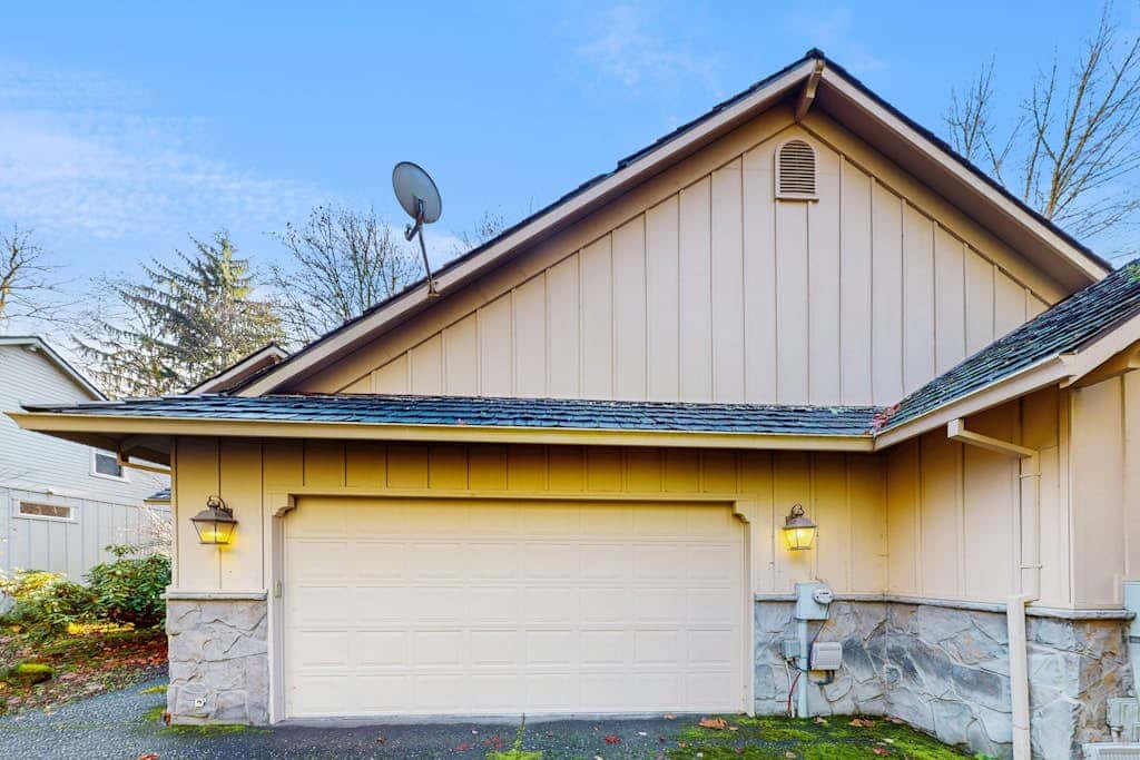 Mountain condo with pool tabl & private hot tub - great for golfers, skiers & hikers
