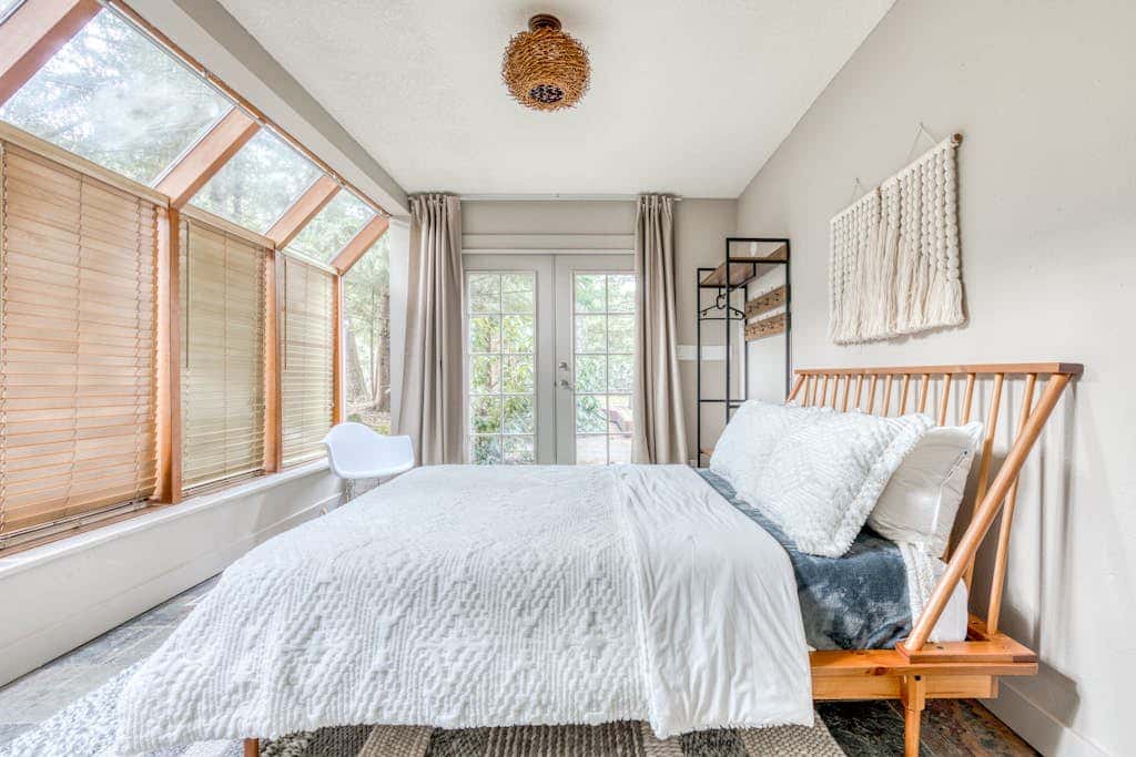 Expansive golf-view getaway with private hot tub, pool, fast WiFi & game room