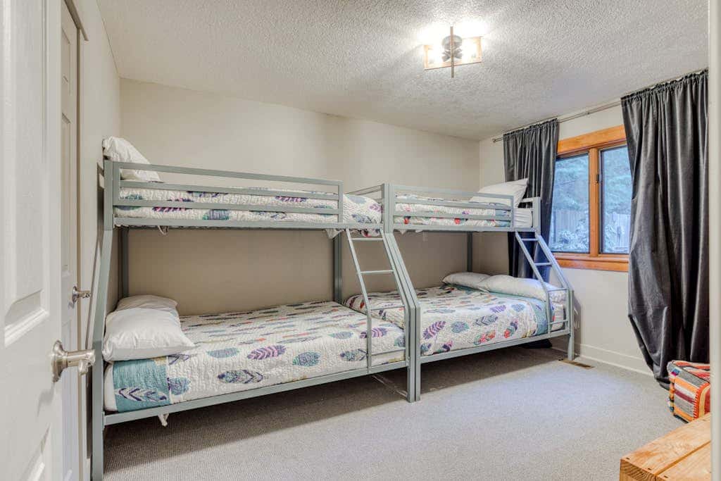 Expansive golf-view getaway with private hot tub, pool, fast WiFi & game room