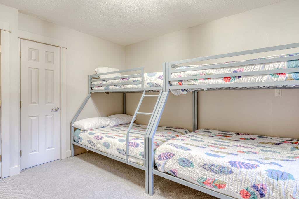 Expansive golf-view getaway with private hot tub, pool, fast WiFi & game room