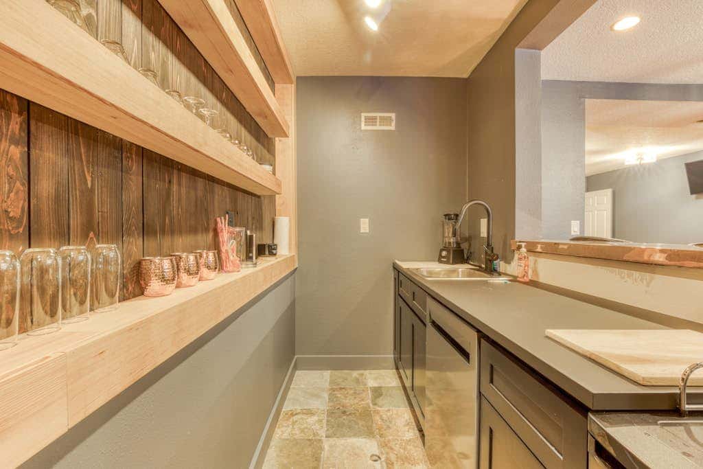 Expansive golf-view getaway with private hot tub, pool, fast WiFi & game room