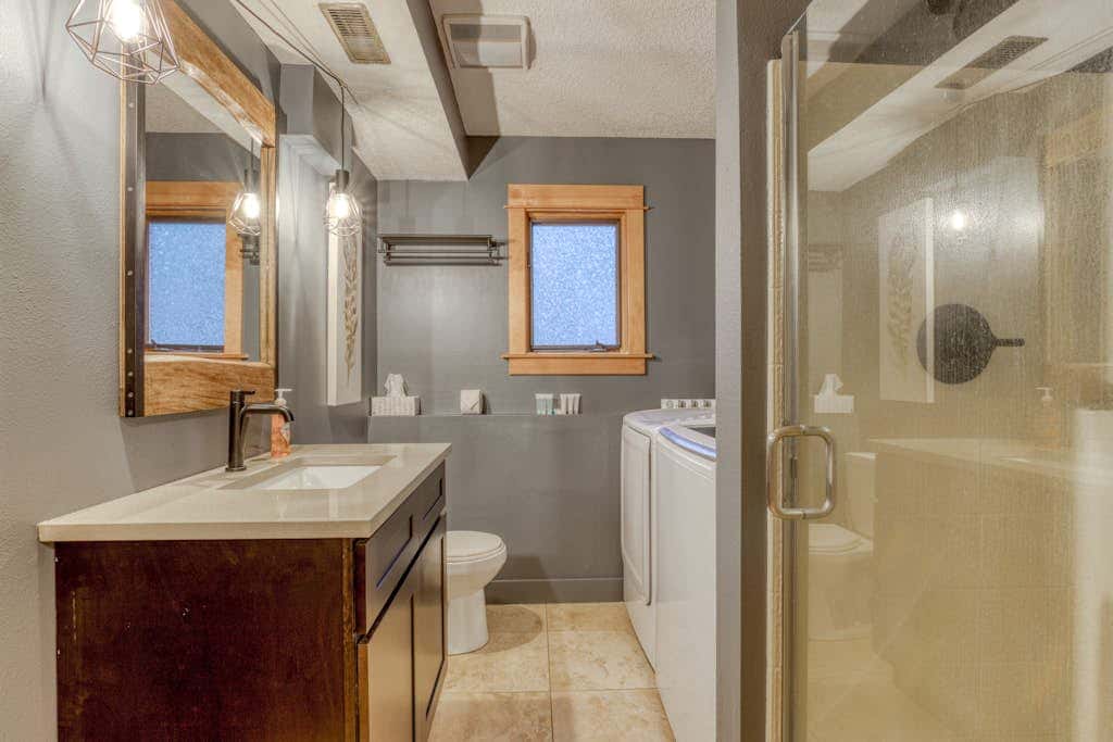 Expansive golf-view getaway with private hot tub, pool, fast WiFi & game room