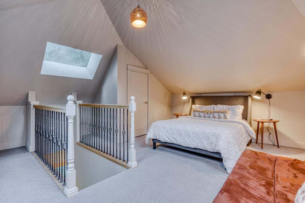 Expansive golf-view getaway with private hot tub, pool, fast WiFi & game room