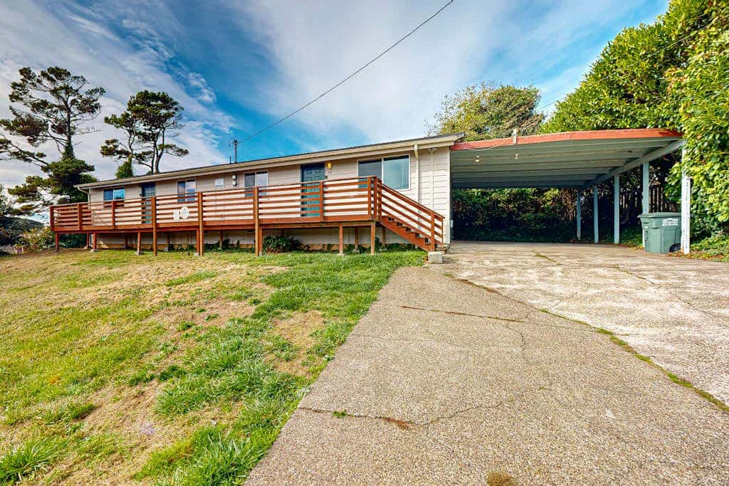 Dog-friendly duplex in the Heart of Nye beach near the beach & downtown