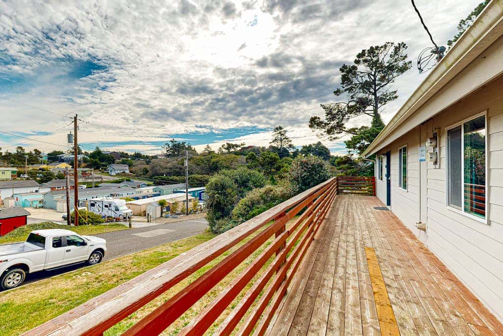 Dog-friendly duplex in the Heart of Nye beach near the beach & downtown
