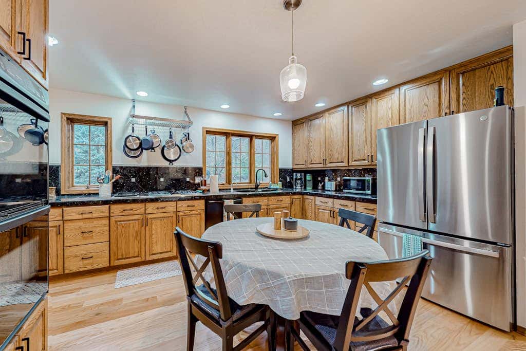 Dog-friendly hilltop estate with fireplace & incredible Columbia River view