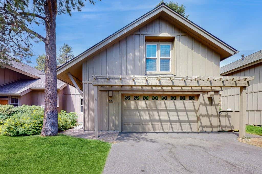 44 Freemont Crossing - Rustic-Chic Retreat with Deck, Hot Tub & Bikes