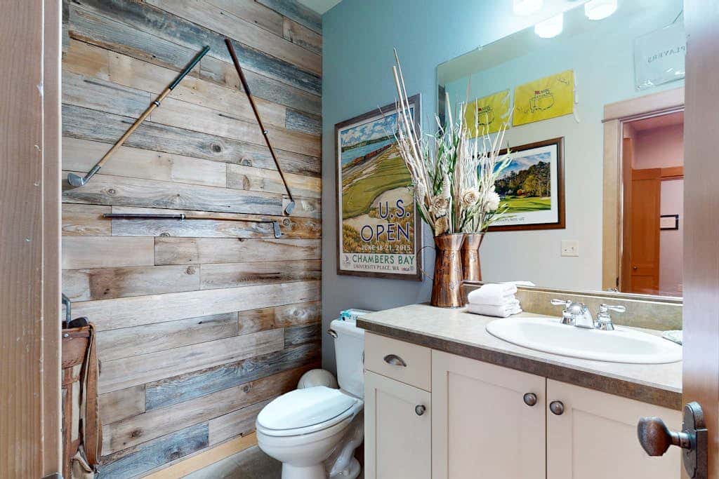 44 Freemont Crossing - Rustic-Chic Retreat with Deck, Hot Tub & Bikes