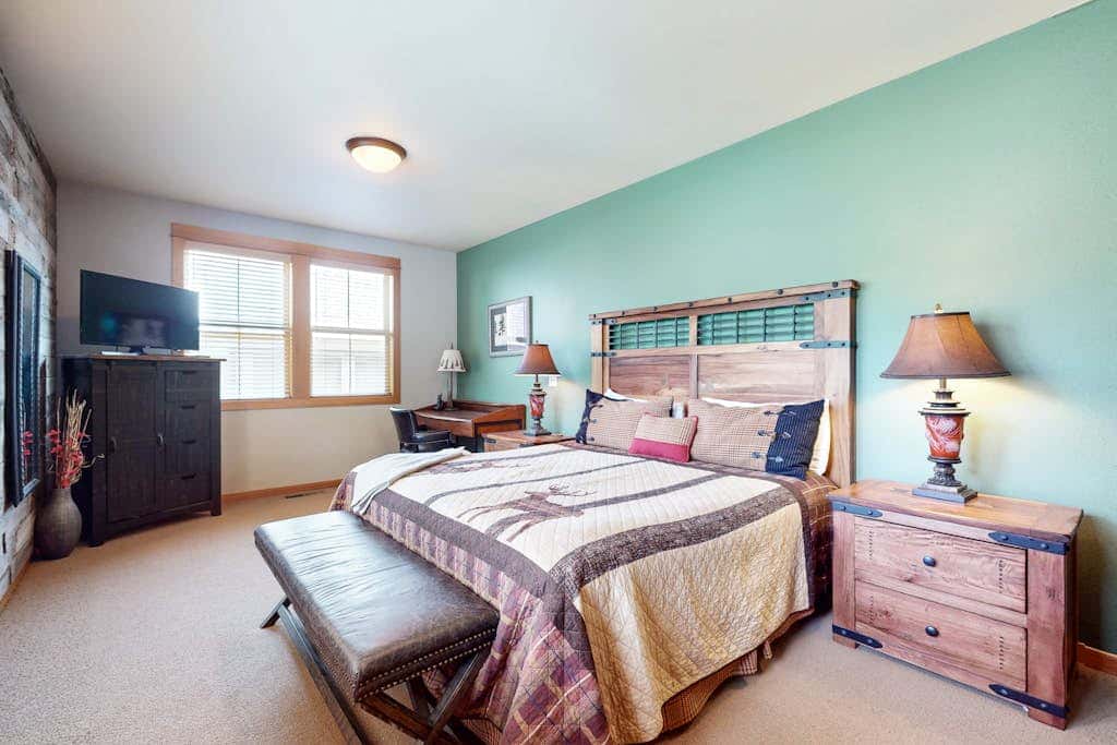 44 Freemont Crossing - Rustic-Chic Retreat with Deck, Hot Tub & Bikes