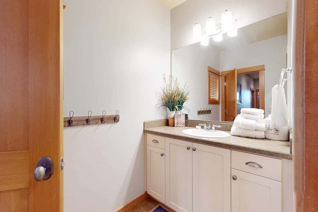 44 Freemont Crossing - Rustic-Chic Retreat with Deck, Hot Tub & Bikes