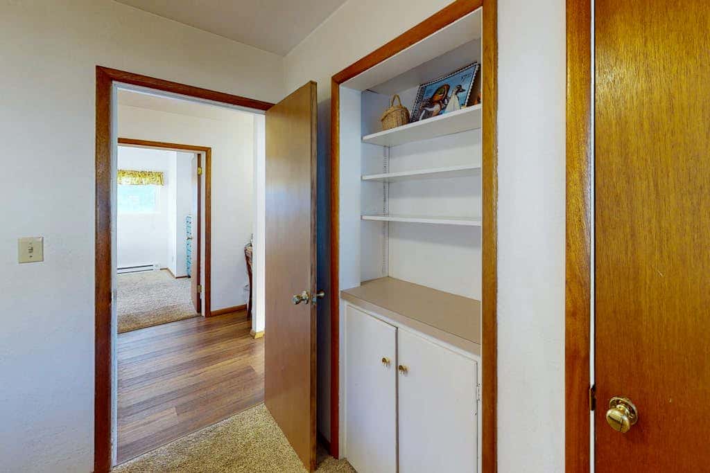 Dog-friendly cottage on the bluff with unobstructed ocean views
