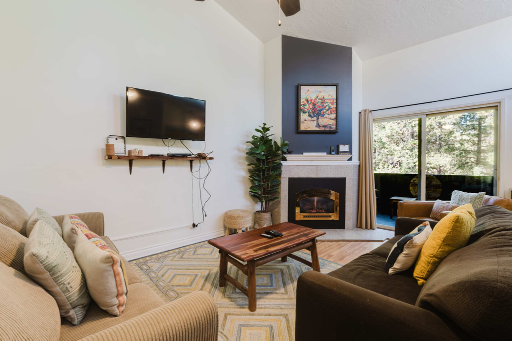 Dog-Friendly Condo Steps from the Village with Balcony, WiFi & Gas Fireplace