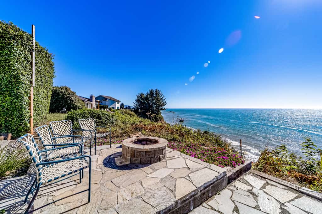 Brookings Oceanfront Estate