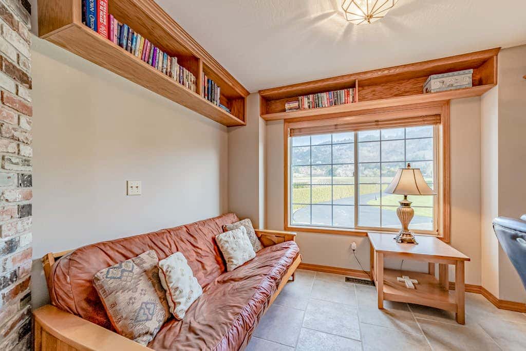 Gorgeous oceanfront estate with amazing views & hot tub - steps to quiet beach