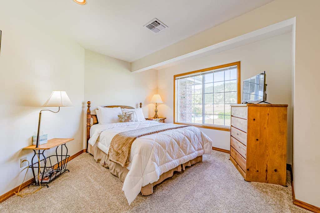 Gorgeous oceanfront estate with amazing views & hot tub - steps to quiet beach