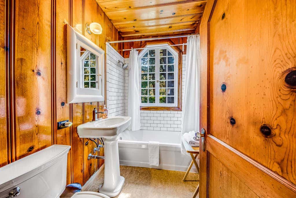Dog-Friendly Home with Sea Views on Little Beach and Half-Mile to the Ocean