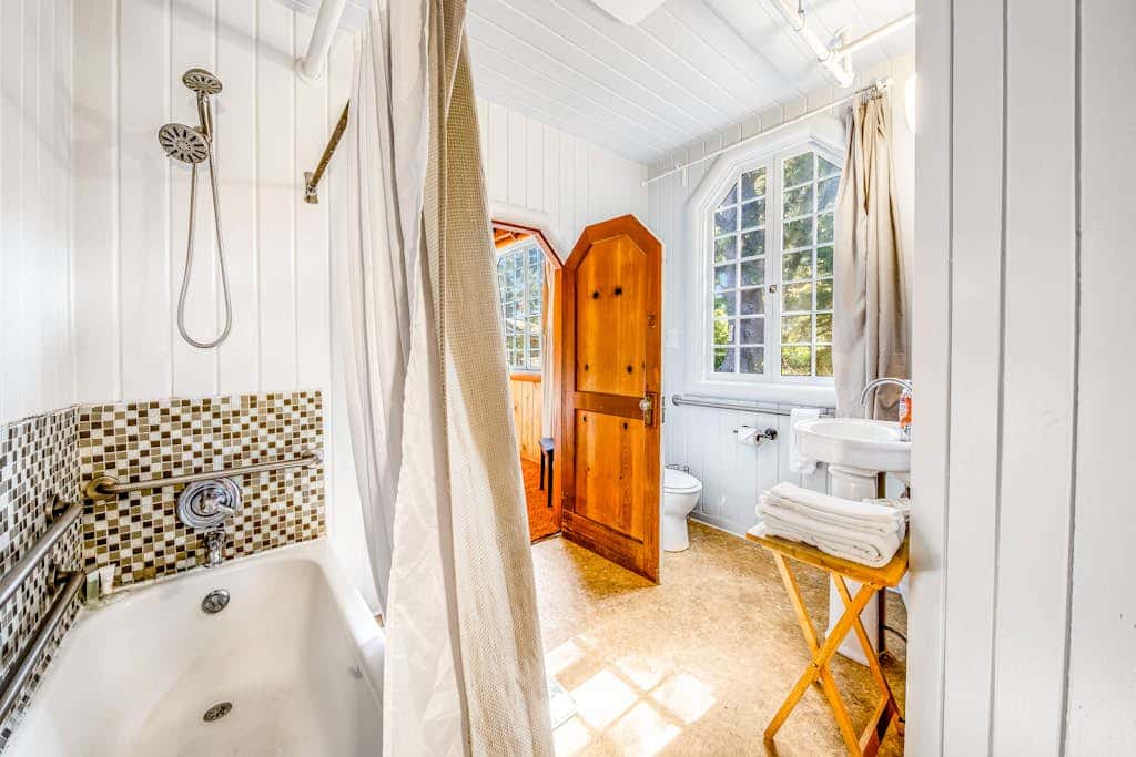 Dog-Friendly Home with Sea Views on Little Beach and Half-Mile to the Ocean
