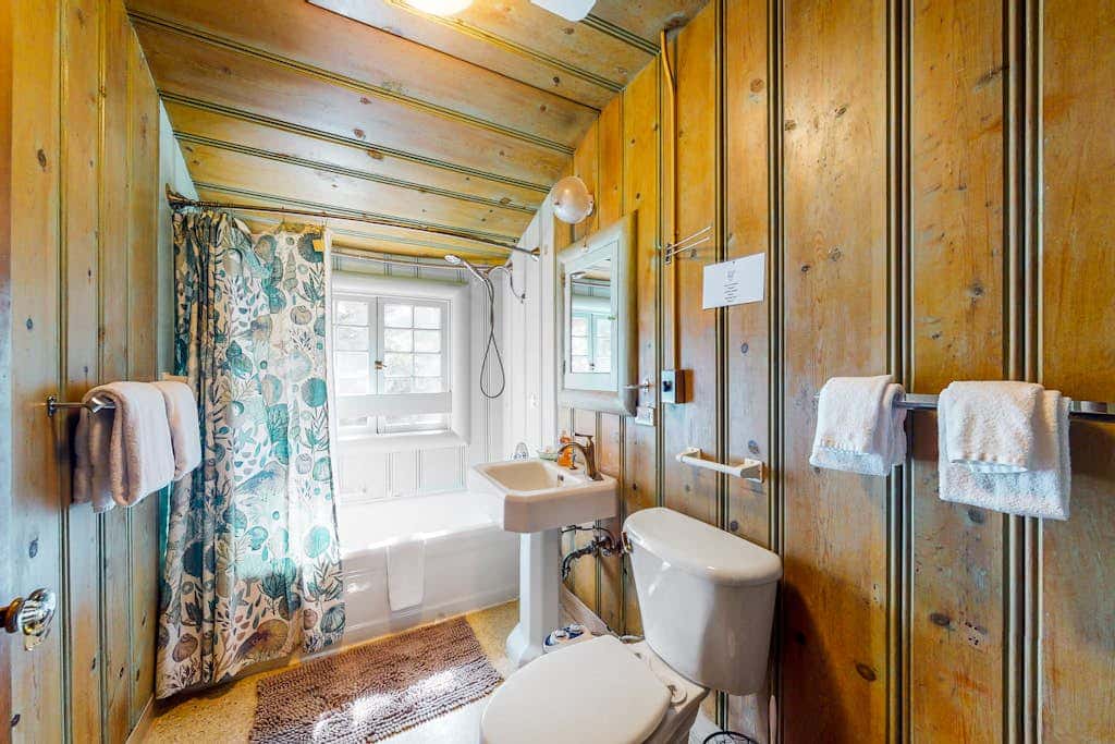 Dog-Friendly Home with Sea Views on Little Beach and Half-Mile to the Ocean