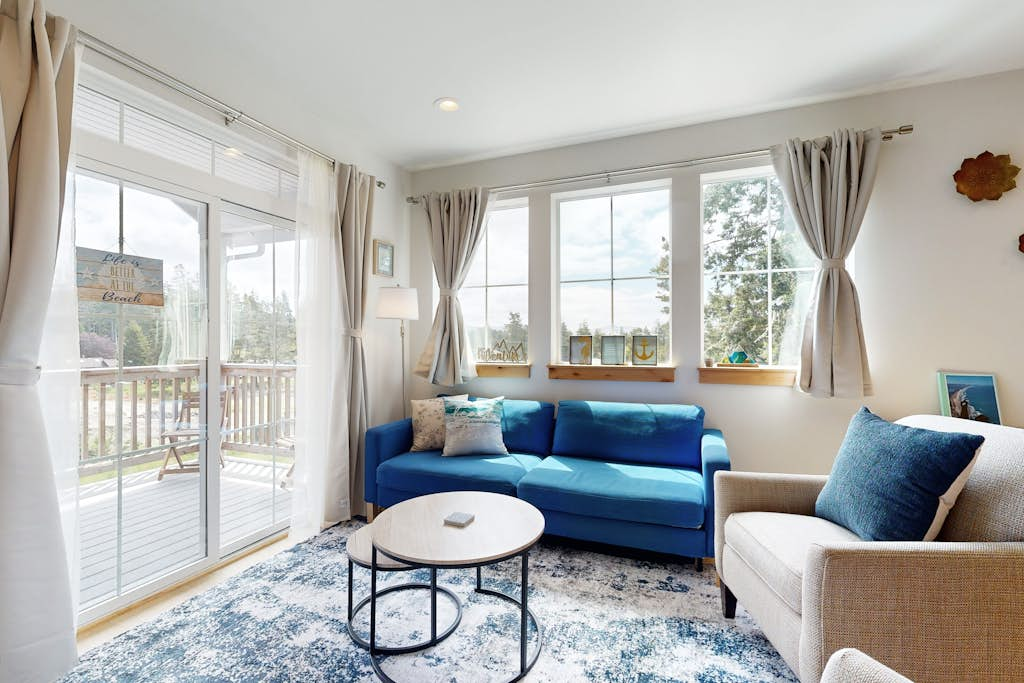 Quaint second floor home one mile from the ocean; with full kitchen & W/D
