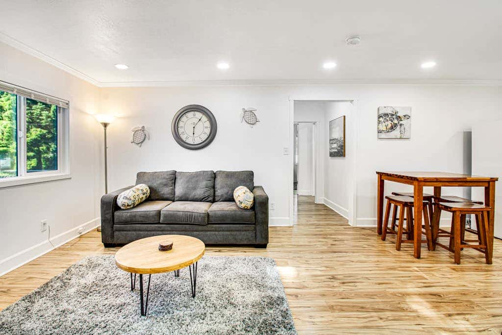 Single-level home with firepit & gas fireplace - walk to the beach, 3 dogs OK