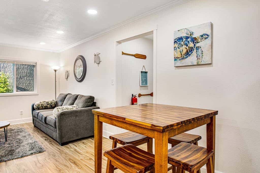Single-level home with firepit & gas fireplace - walk to the beach, 3 dogs OK