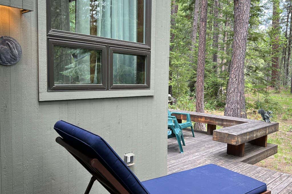 Inviting & comfortable Black Butte home with  hot tub, pool, tennis & basketball